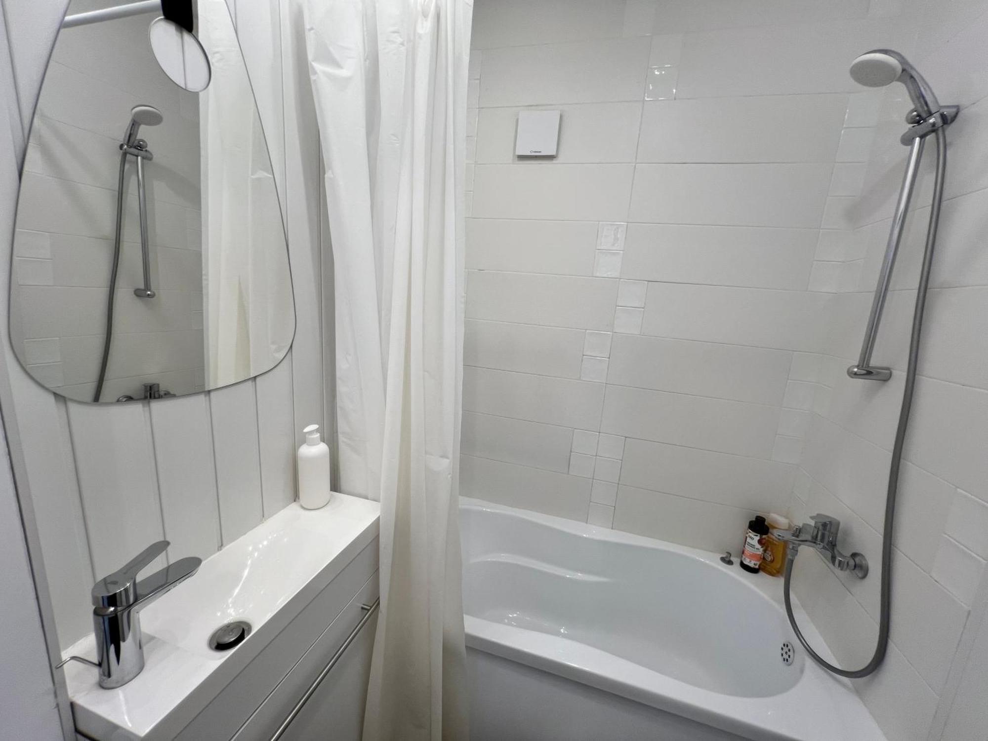 Lazynest - Charming Near Cismigiu Park Apartment Bucharest